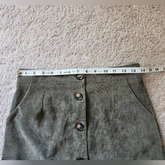 Everly Womens SMALL GREEN Thin Short soft Corduroy Button Mini Skirt Y2K - Picture 4 of 6